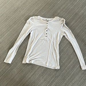 New with tags Women’s Z Supply long sleeve t-shirt with three quarter snaps